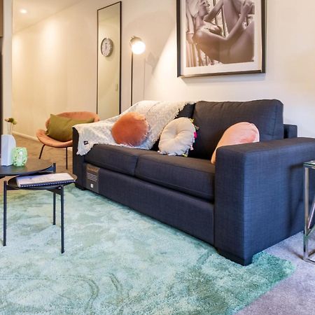 Cozy 1-Bed Apartment With Park Views, Sleeps 4 Christchurch Ngoại thất bức ảnh