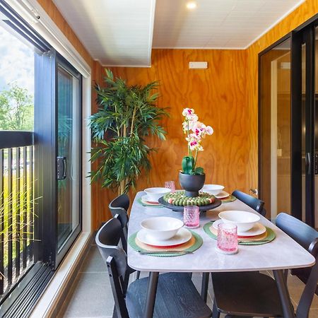 Cozy 1-Bed Apartment With Park Views, Sleeps 4 Christchurch Ngoại thất bức ảnh