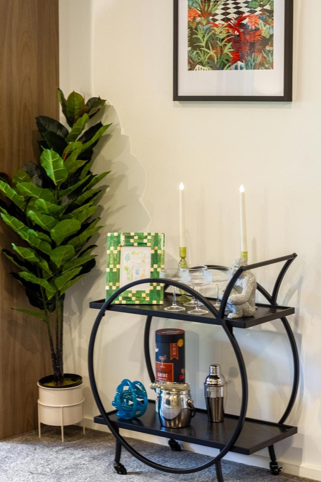 Cozy 1-Bed Apartment With Park Views, Sleeps 4 Christchurch Ngoại thất bức ảnh