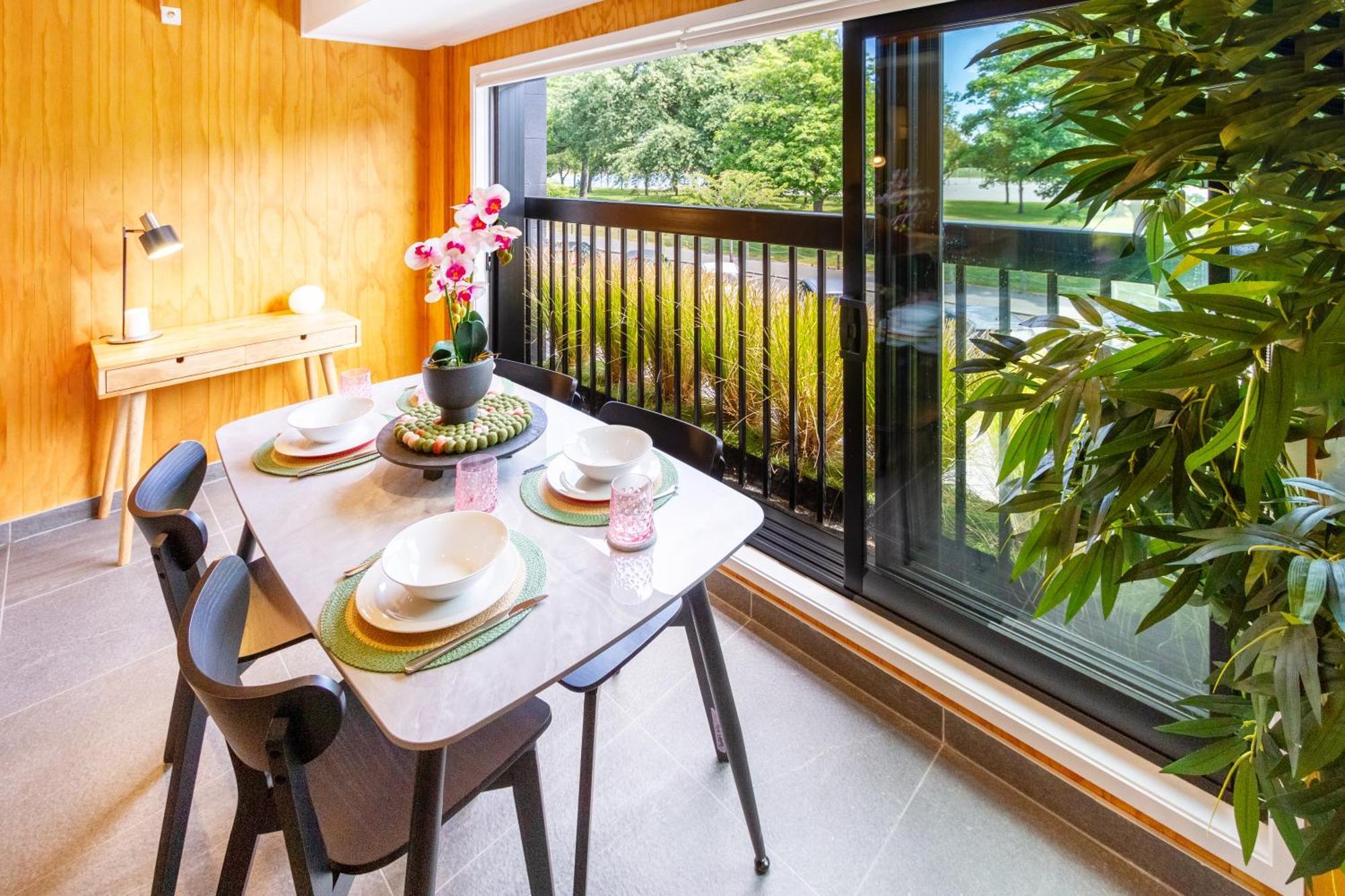 Cozy 1-Bed Apartment With Park Views, Sleeps 4 Christchurch Ngoại thất bức ảnh